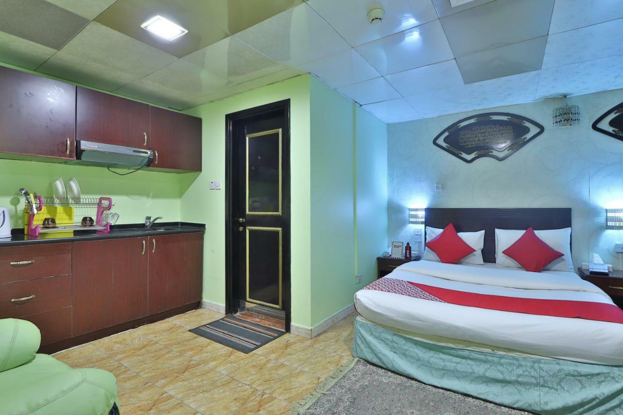 Oyo 261 Remas Hotel Apartment دبي المظهر الخارجي الصورة