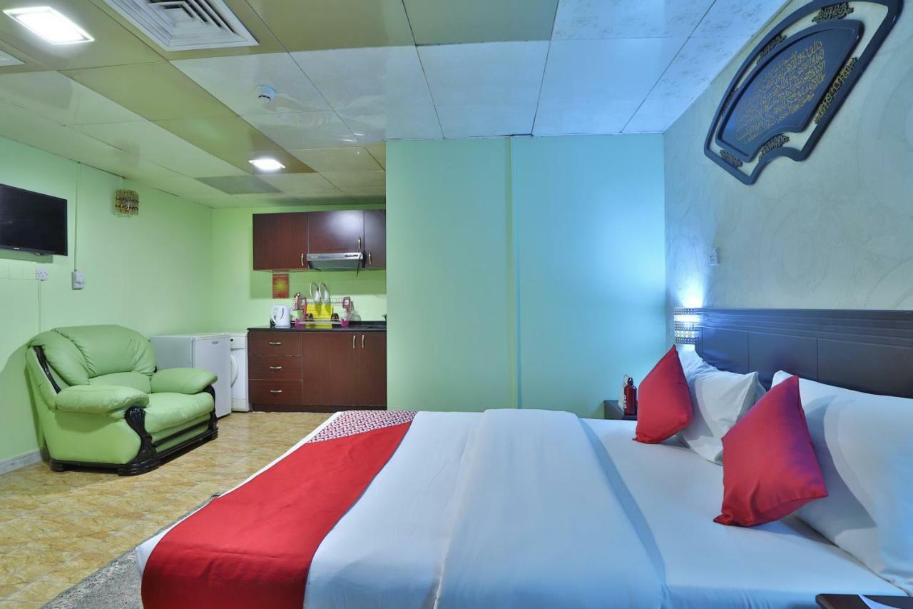 Oyo 261 Remas Hotel Apartment دبي المظهر الخارجي الصورة